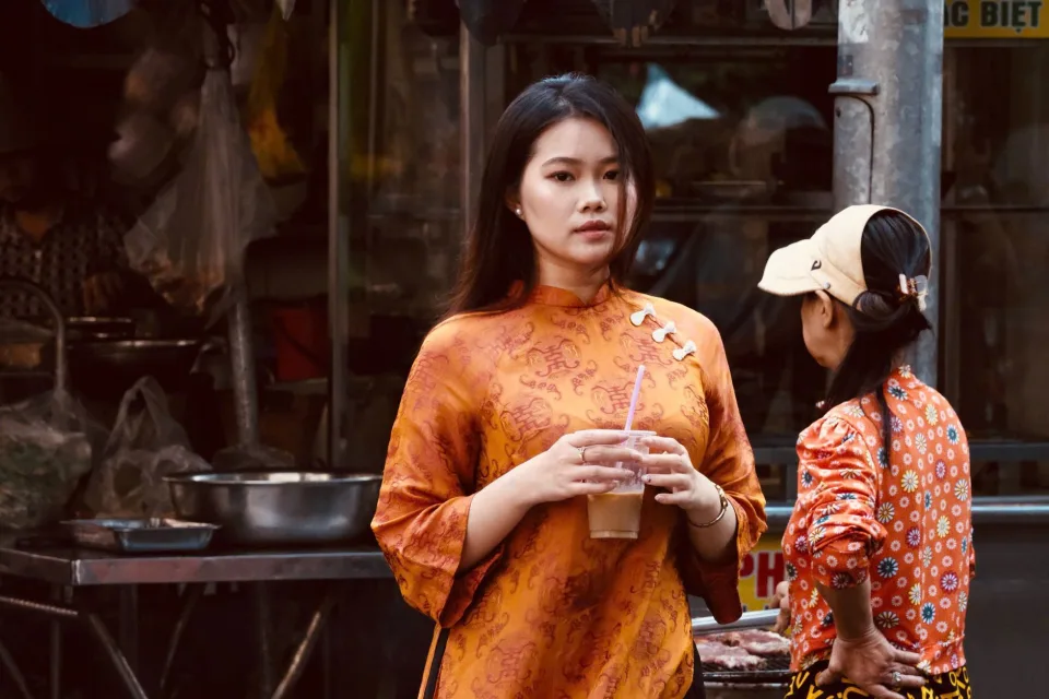 Bàn ăn tại Nguyễn Khang Vần